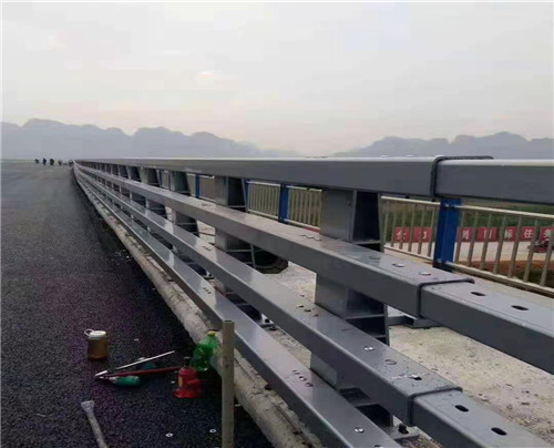 訂制防撞護欄 橋梁防撞護欄 河道安全隔離護欄